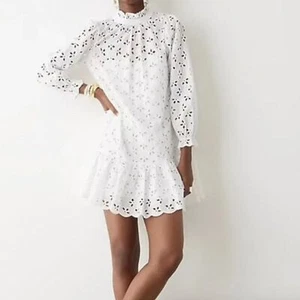 NUEVO CON ETIQUETAS J. Mini vestido con cuello redondo con volantes en ojales blancos - Imagen 1 de 5