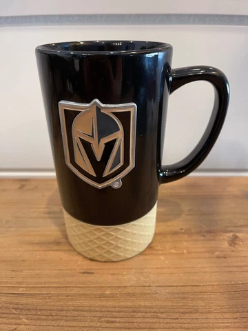 LAS VEGAS GOLDEN KNIGHTS 18OZ JUMP COFFEE MUG METAL EMBLAM SILICONE BASE Cover