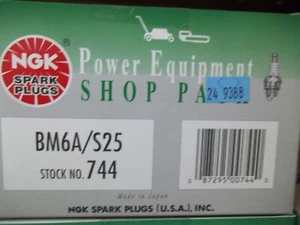 PAQUETE A GRANEL DE BUJÍAS NGK 25 - NGK BM6A - 744 CORTADORA DE CÉSPED MOTOR PEQUEÑO 9388 - Imagen 1 de 1