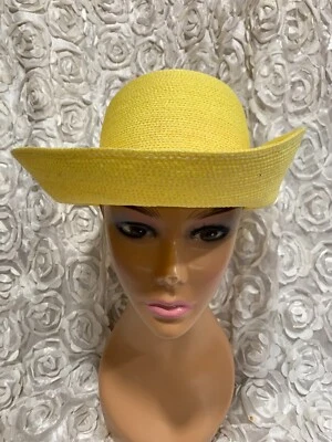 Sombrero Betmar de paja tejido amarillo vintage ala volteada  Foto 1 de 2