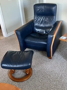 Ekornes Stressless 2 Recliner Chairs (1 With Small Leather Damage) & 2 Ottomans - Picture 1 of 7