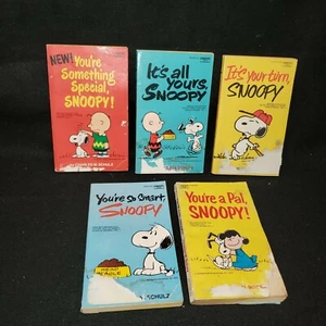 VTG Snoopy Paperback Books By Charles Schulz Set Of 5 - Picture 1 of 2