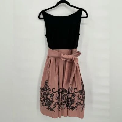 SLNY Fashions Rosa Negro Contraste Sin Mangas Envolvente Plisado Vestido Lentejuelas Floral Talla M Foto 1 de 4