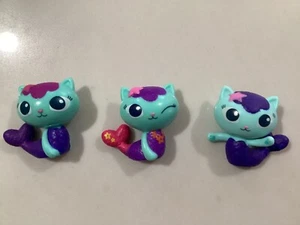Gabby’s Casa de Muñecas SIRENA MERCAT Lote de 3 Mini Figuras 1.5" - Imagen 1 de 5