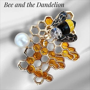 Queen Honey Bumble Bee Honeycomb Enamel & Crystal Rhinestone Faux Pearl Brooch - Picture 1 of 8