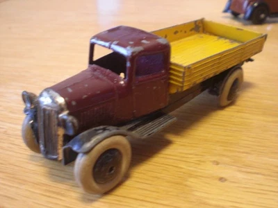 Dinky pre war tipping wagon 25e all original - Image 1 of 4