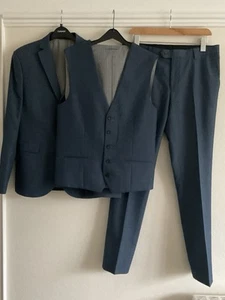 Next Prom/Formal Suit, c/w 2 Shirts, Blue, 5 pce, 38S/32W/31L - Imagen 1 de 21