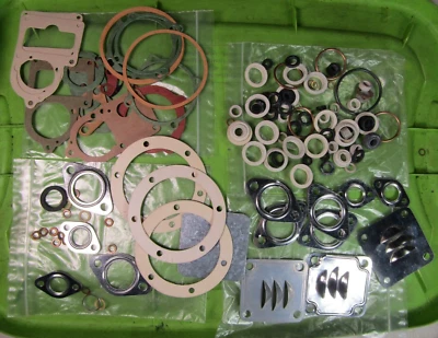Lote grande de juntas NOS para VW BUG 1966-1972 GHIA VW p/n 113 198 031 y muchos más Foto 1 de 4