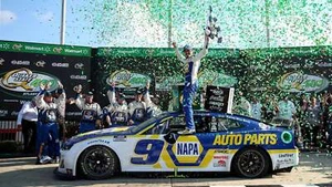 NASCAR SUPERSTAR CHASE ELLIOTT WINS AT ATLANTA 2022 8X10 PHOTO W/BORDERS - Picture 1 of 1