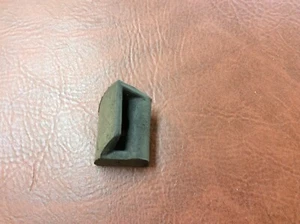 1968-1975 CORVETTE CONVERTIBLE TOP LH REAR LOWER FILLER - 3935579 - Bild 1 von 2