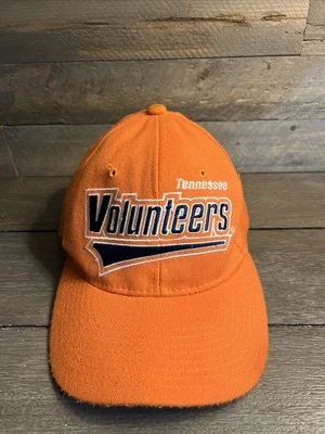 Gorra ajustada vintage de voluntarios de la Universidad de Tennessee talla 6 5/8-7 1/8 Foto 1 de 4