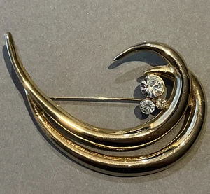 Vintage geschwungene künstlerische goldfarbene Metall & klarer Strass Akzent Brosche Anstecknadel 3 Zoll - Bild 1 von 9