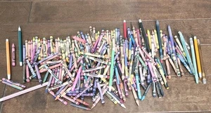 Lotto 300 pastelli usati sfusi artigianato arte fusione attività divertenti 🖍️ - Foto 1 di 6