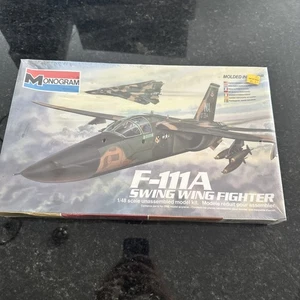 Monogram F-111A Swing Wing Fighter Model Kit #5804 scatola aperta scala 1/48 NO decalcomanie - Foto 1 di 5