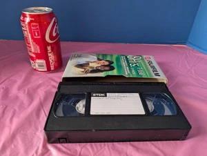 VHS Home Recorded Mostly Blank Tape with some taped show the OC 3 episodes - Foto 1 di 2