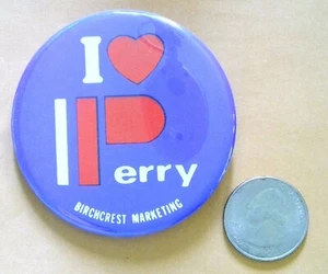 I Heart Perry Birchcrest Marketing Droguería Vintage Pinback/Botón/Insignia 2.5" - Imagen 1 de 2