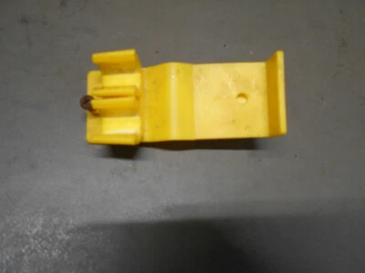 Ford Explorer 98 4 puertas Eddie Bauer 5,0 L herramienta de neumático de repuesto clip de plástico para asegurar Foto 1 de 2