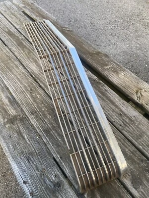 1970 CHEVY IMPALA CAPRICE BISCAYNE BELAIR GRADE DIANTEIRA Chevrolet grade barbatana quebrada - Imagem 1 de 4