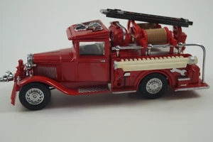 Modelos Matchbox de antaño YFE06 1932 Ford AA Bomberos - Imagen 1 de 6