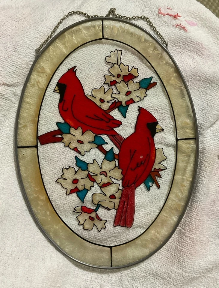 Atrapasol de vidrio pintado vintage Joan Baker Designs cardinal y dogwood. Impresionante Foto 1 de 4