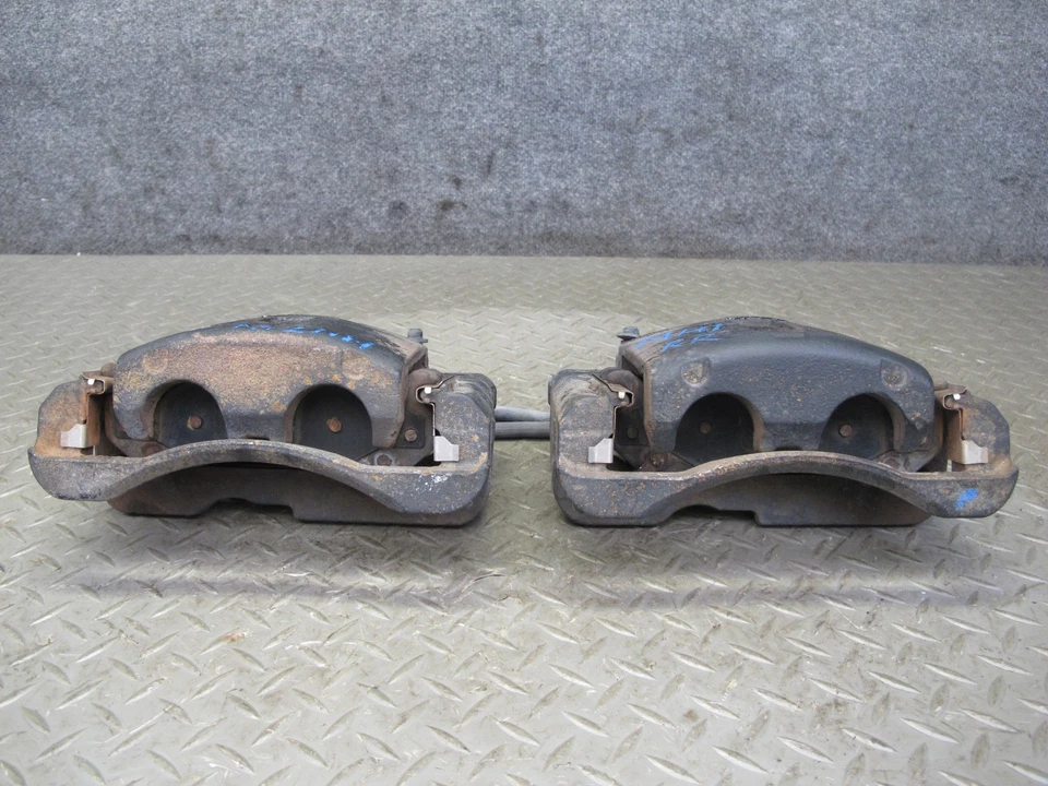 2003-2009 HUMMER H2 AWD PINÇA DE FREIO TRASEIRA ESQUERDA E DIREITA CONJUNTO DE 2 - Imagem 1 de 4