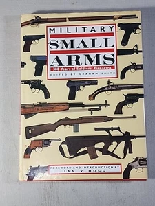 Military Small Arms: 300 Years of Soldier's - Hardcover (2507041032 - Imagen 1 de 4