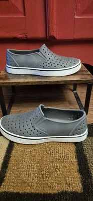 Native  Men 5 Women 7 Gray  Grey Water Shoes Walking Comfort Sole Barely Worn - Image 1 of 4