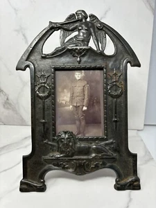 Increíble marco conmemorativo de la Primera Guerra Mundial de 1919 con foto coronas de ángel león - Imagen 1 de 11