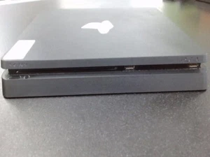 SONY PS4 - SYSTEM - CUH-2215B - 1TB (B06000759) - Picture 1 of 1