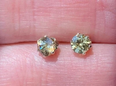 Pendientes de plata de ley de 5 mm de circón amarillo 1,50 quilates postes amarillos NUEVO Estate Foto 1 de 4