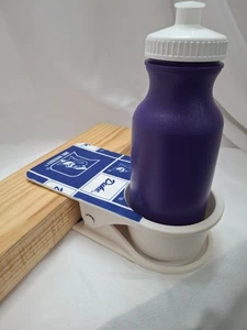Hecho a mano ~ Portavasos de mesa blanco con clip con tema Duke University - Imagen 1 de 1