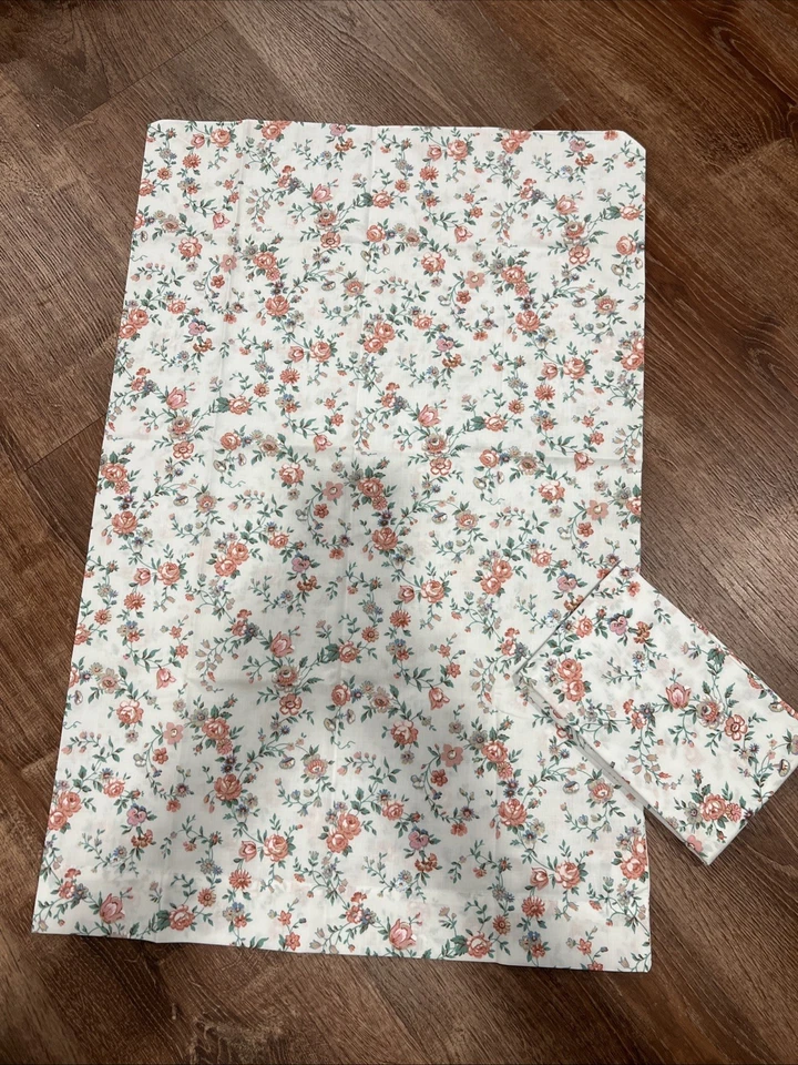 JC Penney Percale 枕套花卉聚酯纤维棉质标准盒 — 第 1/3 张图片