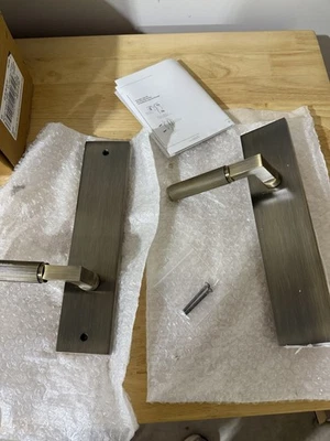 Juego de puerta de entrada ficticia de herrajes exclusivos, mano derecha, latón antiguo Foto 1 de 4