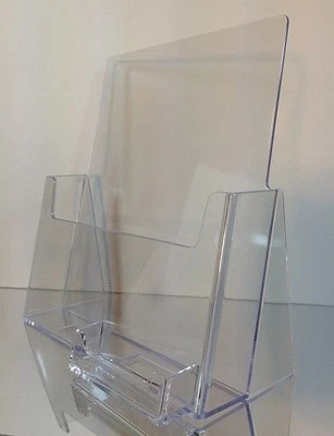 Paquete de 6 portafletos de encimera de acrílico de 8,5" x 11" con tarjetero de visita Foto 1 de 3