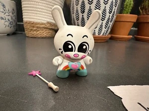 Kidrobot Dunny Series 2 Sket One Dae Dae Vinyl Includes Accessory 3" - Picture 1 of 3