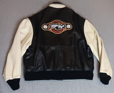 Excelente Chaqueta Promocional MILLER PARK Milwaukee Brewers Cuero Suave Cerveza Alta Vida Foto 1 de 4