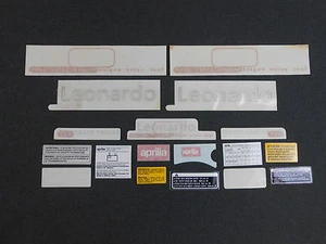 TOTALMENTE NUEVO JUEGO DE CALCOMANÍAS AZUL SIDERAL AP8147450 APRILIA LEONARDO 125 1998 GENUINAS - Imagen 1 de 3