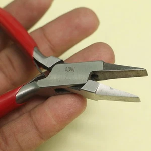 Flat Nose Plier - Picture 1 of 9