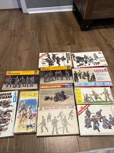Vintage Group Lot Of 11 1/35 Scale Military Figures Open Box Unbuilt - Picture 1 of 5