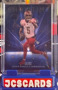 2025 Score #1 Showtime Jayden Daniels RARE SP - CASE HIT š„š„š„š„ - Picture 1 of 2