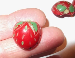 RARE VTG Bakelite Red Fruit Strawberry Bakelite Cabochon Button W/Metal Shank - Picture 1 of 9