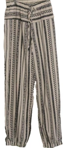 NWT Shein Pants White with Black Stripe Patterned Tagged as S but Fit L - Picture 1 of 4