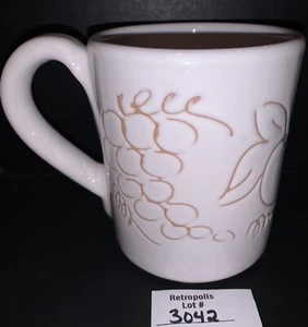Pier 1 One White Ceramic Coffee Mug Grapes Fruit - Picture 1 of 5