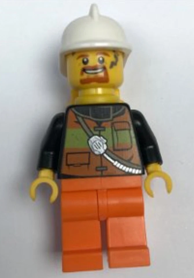 LEGO MINIFIGURE CITY FIREFIGHTER W/ YELLOW AIR TANK USED COND CTY0737!! - Image 1 of 1