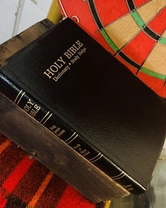 Holy Bible KJV with Dictionary Study Helps 1989 World Publishing 220DN Vintage - Bild 1 von 6