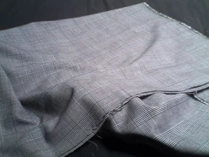 belle piece de tissu - damier carreaux - fond gris - coton 148x162cm - Picture 1 of 4