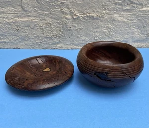 Due ciotole vintage tornite a mano in legno burl burl firmate - Foto 1 di 12