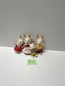 Sylvanian Families Chocolate Rabbit Figures Family - Set Of 4 - With Clothes - Picture 1 of 3