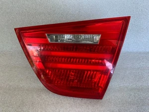 BMW 3er E91 LCI Rückleuchte Heckleuchte Leuchte taillight Rechts innen 4871740 - Picture 1 of 11