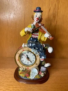 Clown Playing Violin with Clock On Wooden Base by Turtle King VGC Resin - Picture 1 of 7